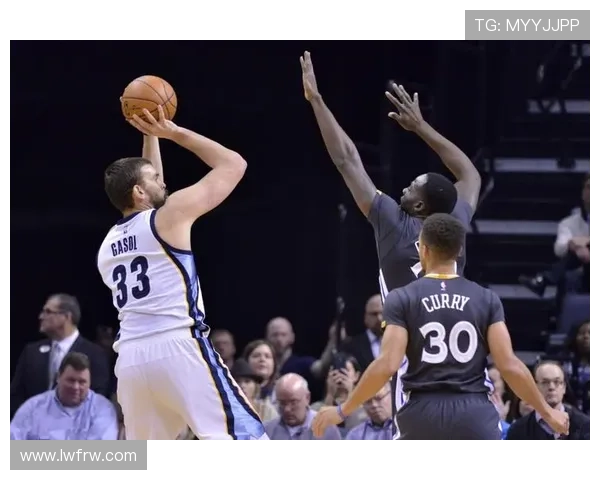 灰熊崛起:新赛季如何重塑球队核心与战术体系 灰熊崛起:新赛季如何重塑球队核心与战术体系