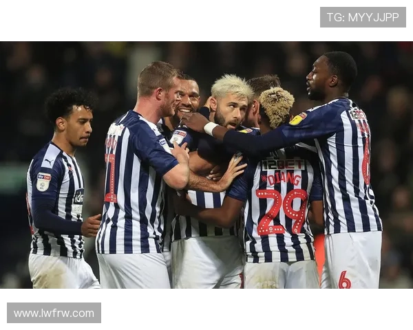 西布罗姆维奇俱乐部历程解析：从荣耀到低谷的起伏发展