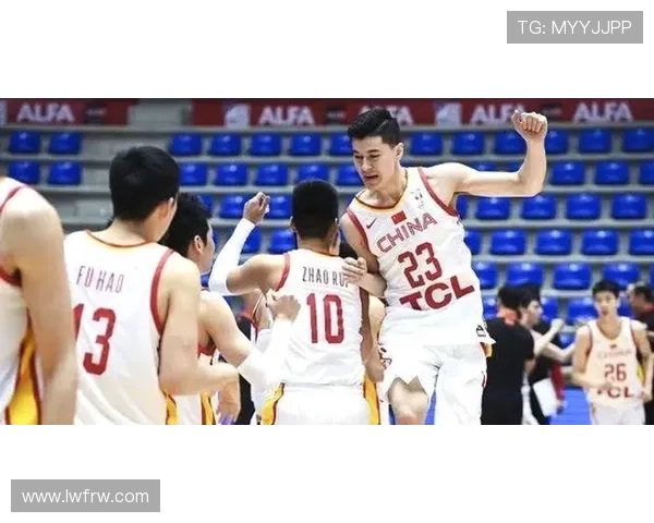 中国男篮全力备战世界杯 展现年轻球员崭新风貌 目标冲击更高荣誉
