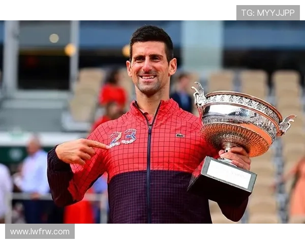 德约科维奇逆转夺冠再创网坛传奇新纪录年轻一代表现惊艳掀起挑战风潮 德约科维奇逆转夺冠再创网坛传奇新纪录年轻一代表现惊艳掀起挑战风潮