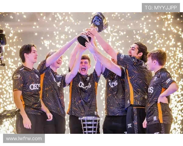 全球总决赛激情开战各大战队鏖战厮杀谁能问鼎年度电竞之巅 全球总决赛激情开战各大战队鏖战厮杀谁能问鼎年度电竞之巅