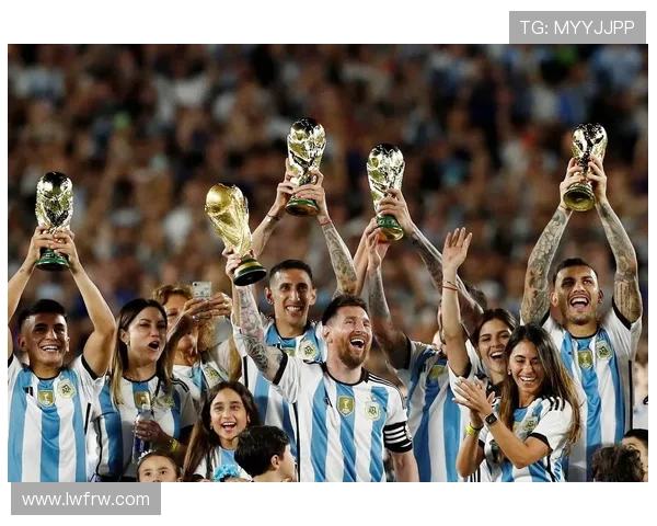 梅西加盟美国国际迈阿密后首度亮相 引发全球媒体热议