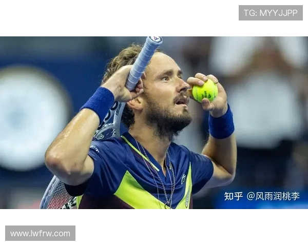 网球界震撼！世界第一男单选手重返赛场 助力年度大满贯争夺战