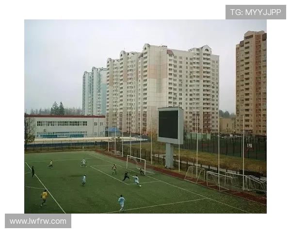 围绕尼斯俱乐部探寻城市足球文化魅力与历史传承之旅风采展示图景 围绕尼斯俱乐部探寻城市足球文化魅力与历史传承之旅风采展示图景