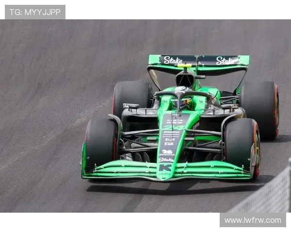 F1赛季最新动态：车队阵容调整与赛道改造为争冠格局带来新变数