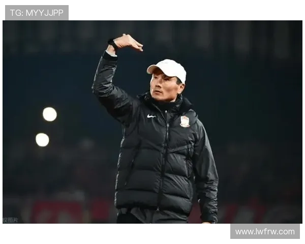 国家队备战世界杯关键阶段主教练强调年轻球员成长与战术革新