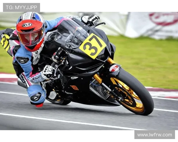 摩托车世界锦标赛2025赛季新车发布：技术创新与车手阵容再度升级