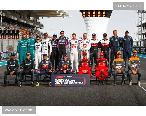 新赛季F1格局生变顶级车队博弈车手争冠悬念全面升级加速 新赛季F1格局生变顶级车队博弈车手争冠悬念全面升级加速