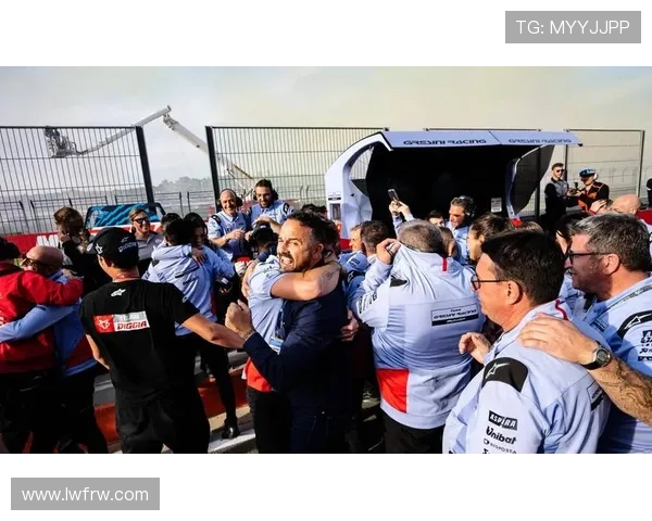 瓦伦西亚俱乐部高层动向引发球队未来发展新讨论热议声不断持续升温